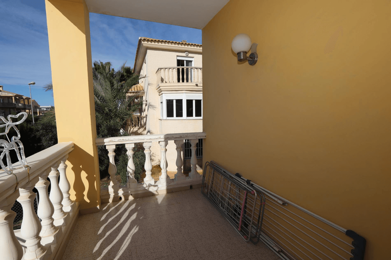 Chalet en venta en la playa de Oliva
