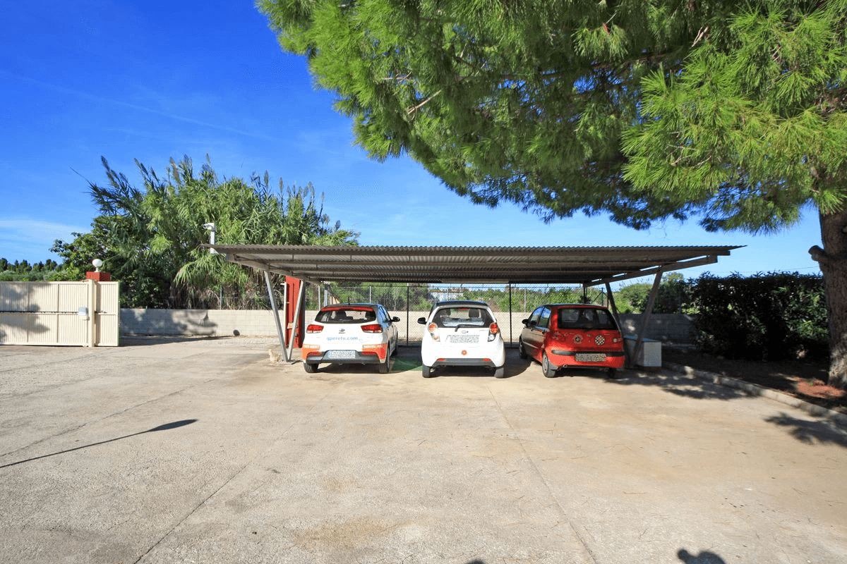 Finca-Villa de 11.310m² a 400 m de la playa