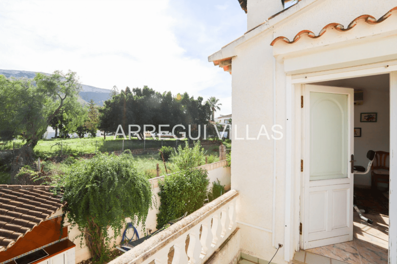 Chalet pareado en venta en Dénia - El Cortijo
