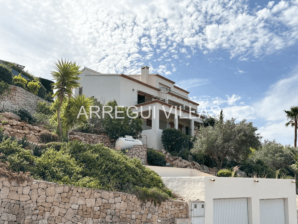 Impresionante villa con vistas en Dénia