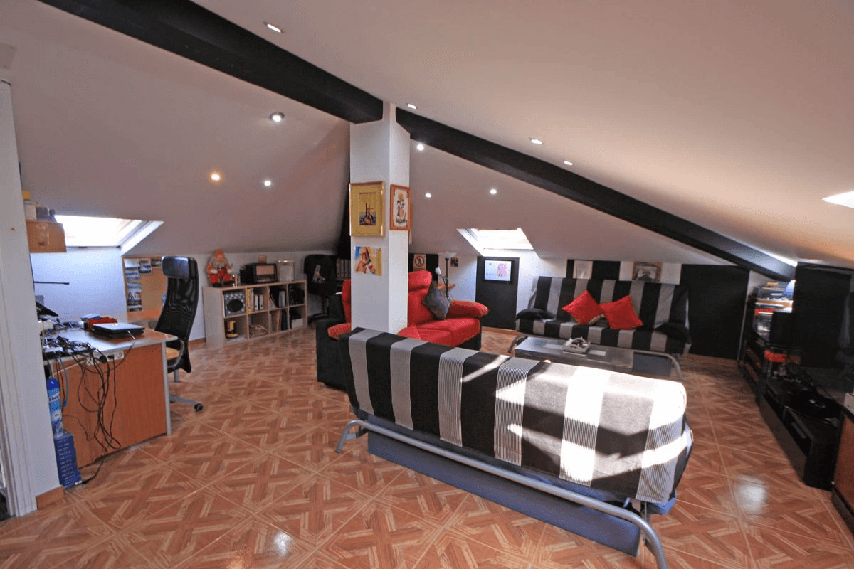 Finca-Villa de 11.310m² a 400 m de la playa