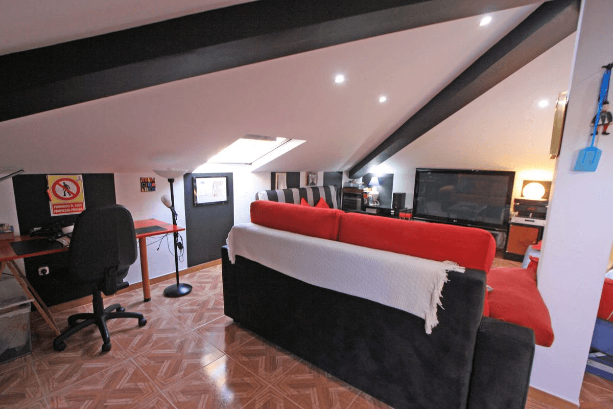 Finca-Villa de 11.310m² a 400 m de la playa