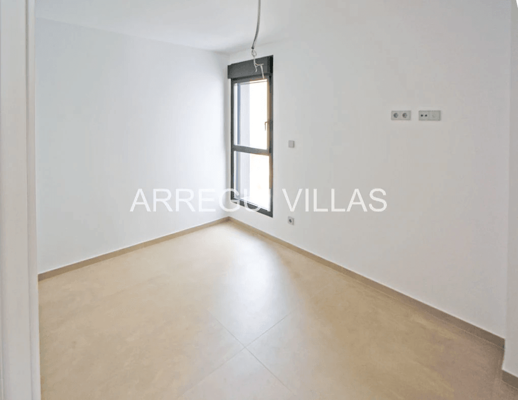 Apartamento de lujo de obra nueva en primera línea de playa – Denia