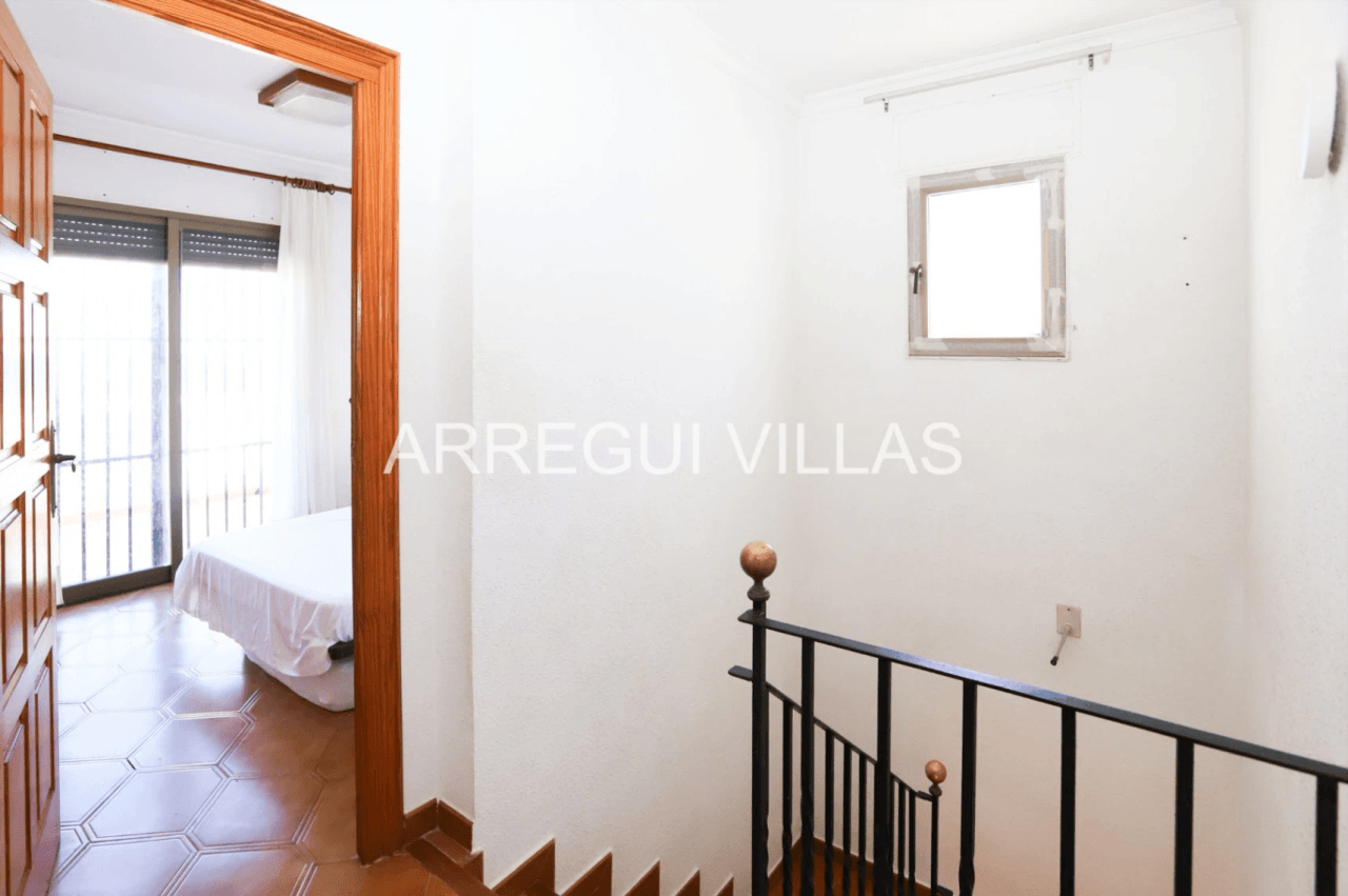 Chalet en venta en primera línea de playa - Las Marinas