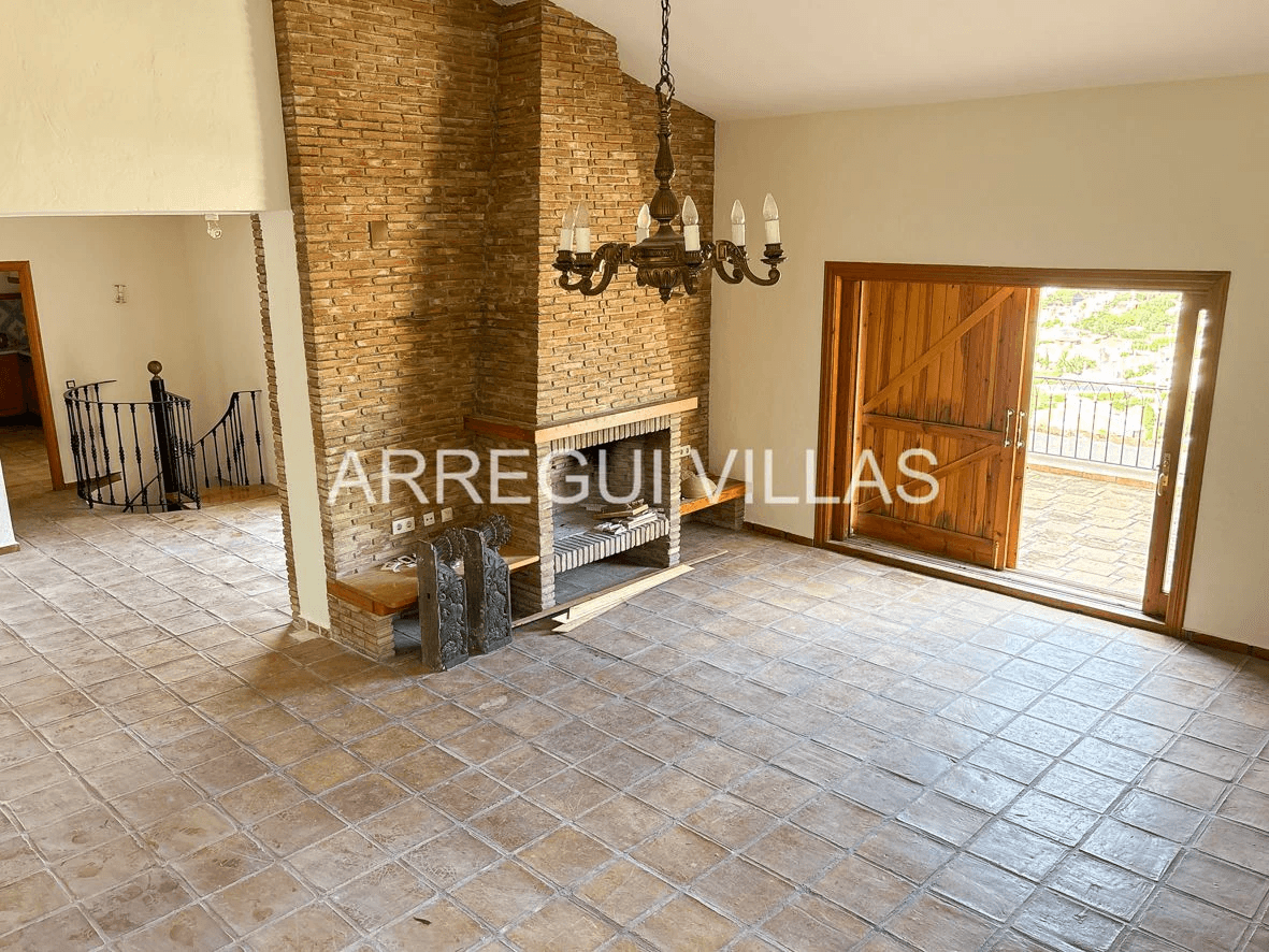 Impresionante villa con vistas en Dénia