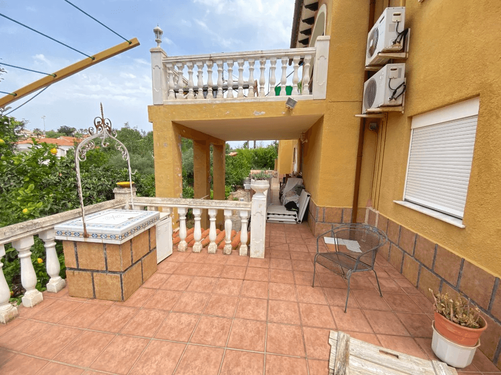 Se vende bonito chalet en el Montgo