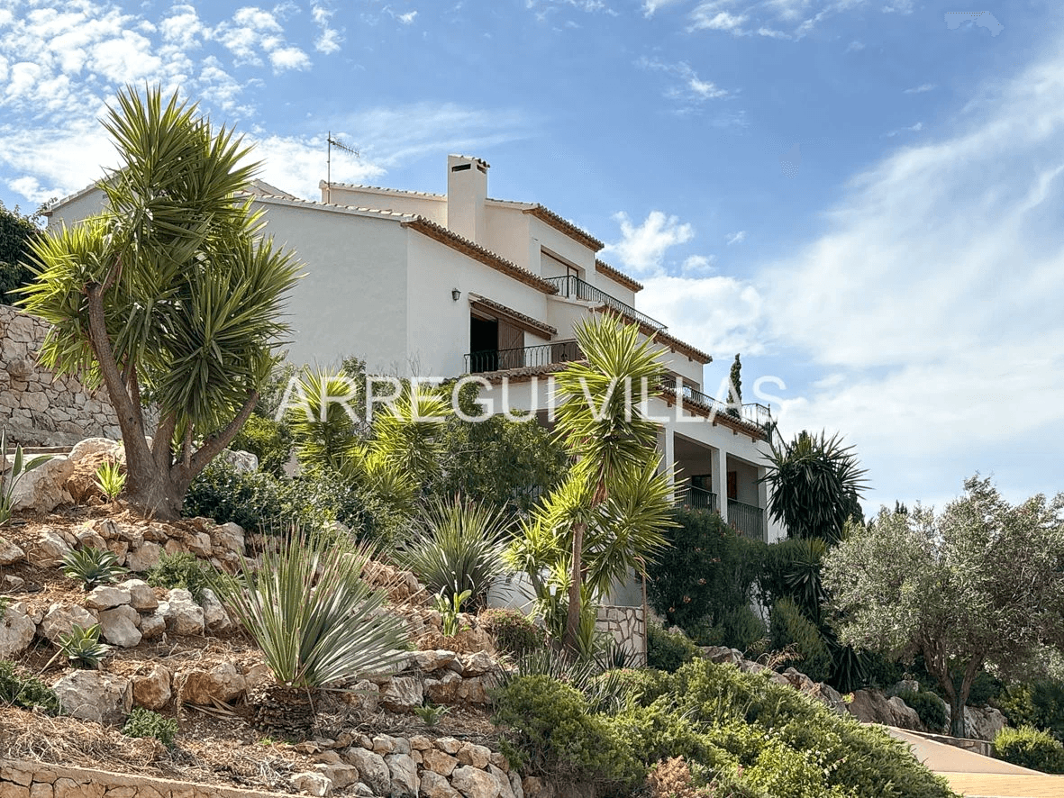 Impresionante villa con vistas en Dénia