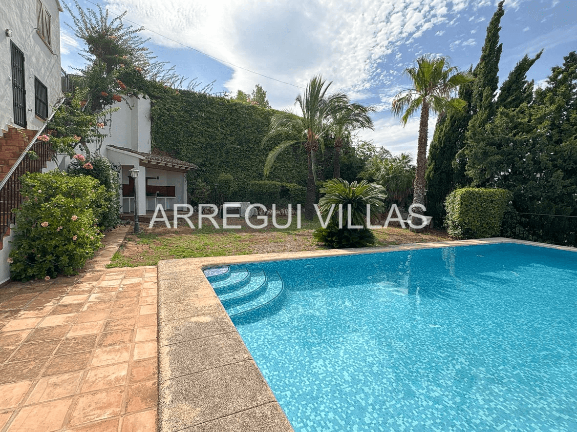Impresionante villa con vistas en Dénia