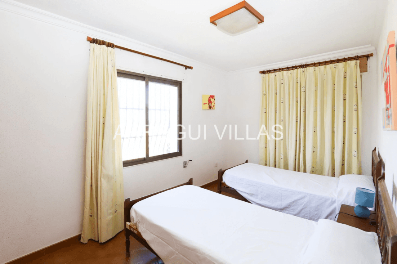 Chalet en venta en primera línea de playa - Las Marinas