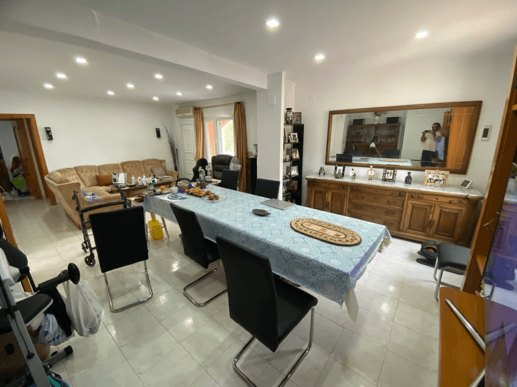 Se vende bonito chalet en el Montgo