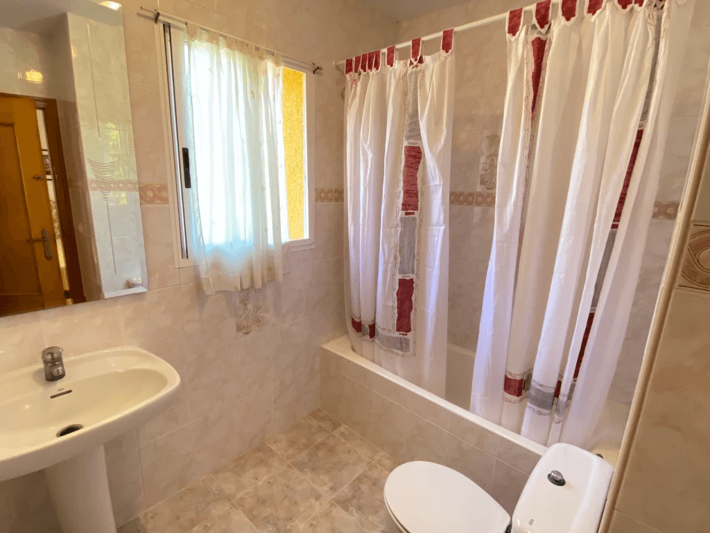 Se vende bonito chalet en el Montgo