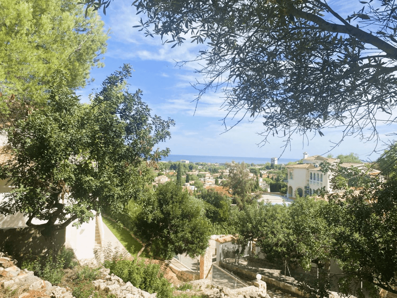 Urban land with sea views in Denia