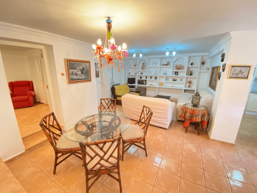 Se vende bonito chalet en el Montgo