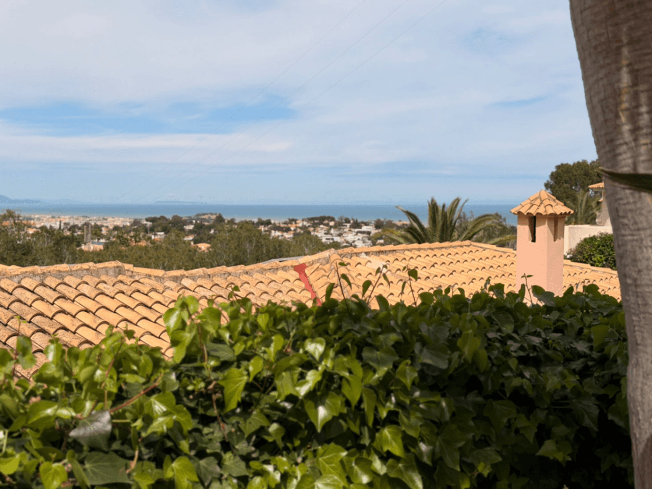 CHALET EN EL MONTGO CON VISTAS AL MAR Y A LA MONTAÑA Y PISCINA EN ZONA TRANQUILA