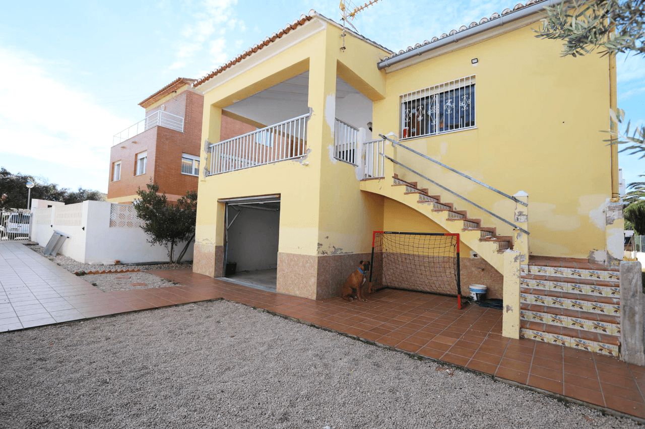 Chalet en venta en la playa de Oliva
