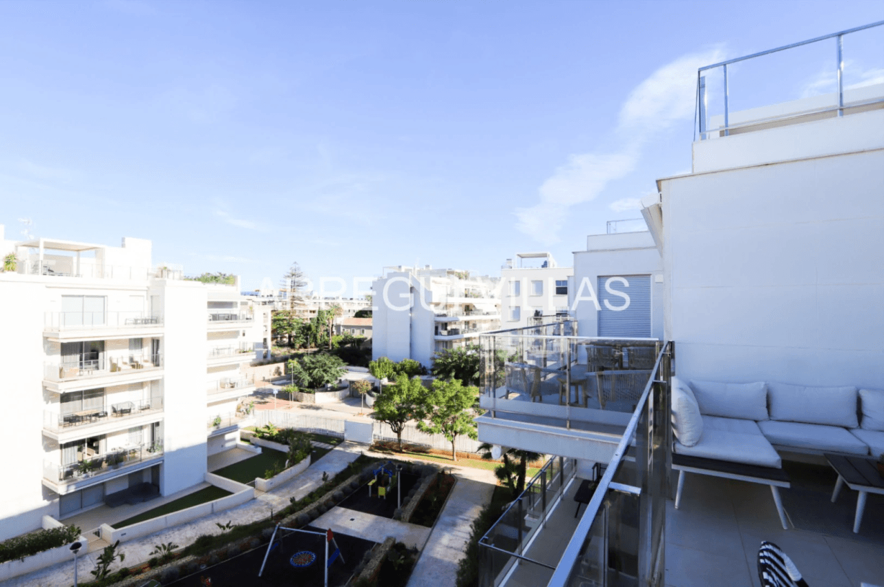 Estupendo ático en venta en Marina Real II - Dénia