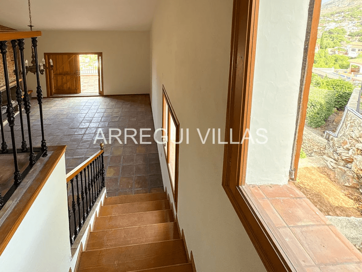 Impresionante villa con vistas en Dénia