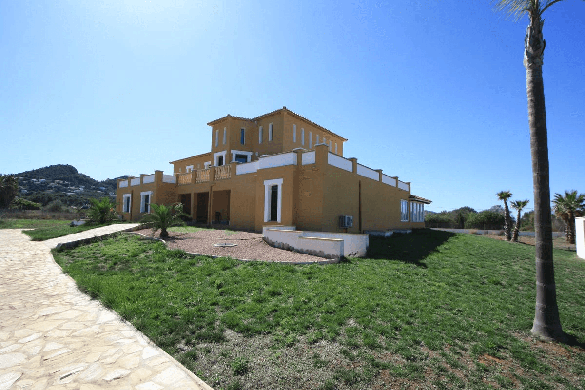 Gran villa en venta cerca de La Sella
