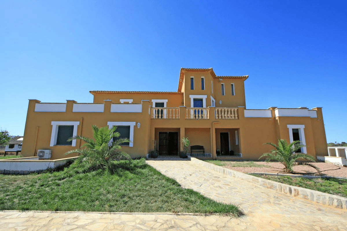 Gran villa en venta cerca de La Sella