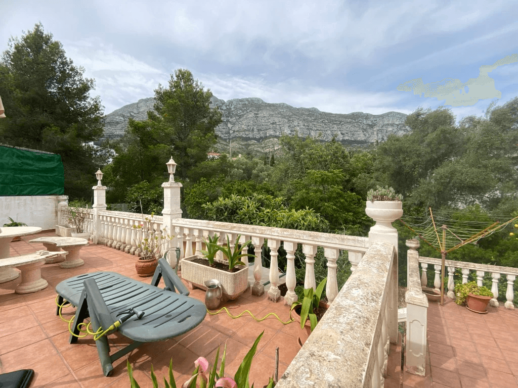 Se vende bonito chalet en el Montgo