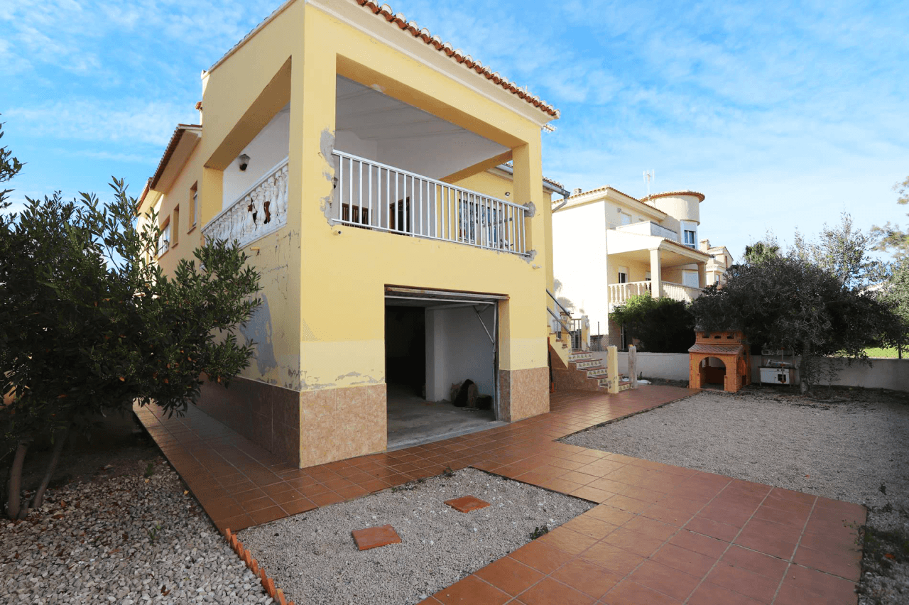 Chalet en venta en la playa de Oliva