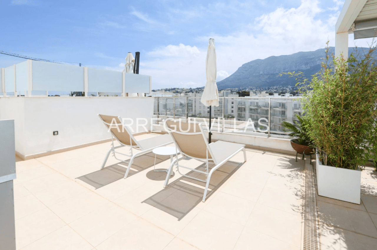 Magnífico ático con vistas al Montgó en Dénia - Club Náutico