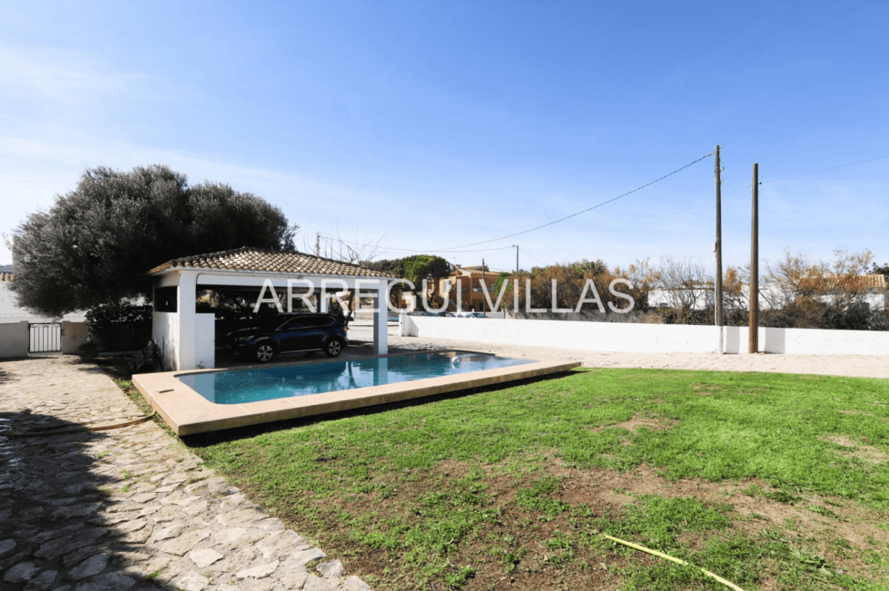 Chalet en venta en primera línea de playa - Las Marinas
