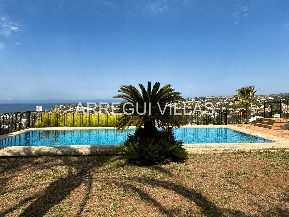Impresionante villa con vistas en Dénia
