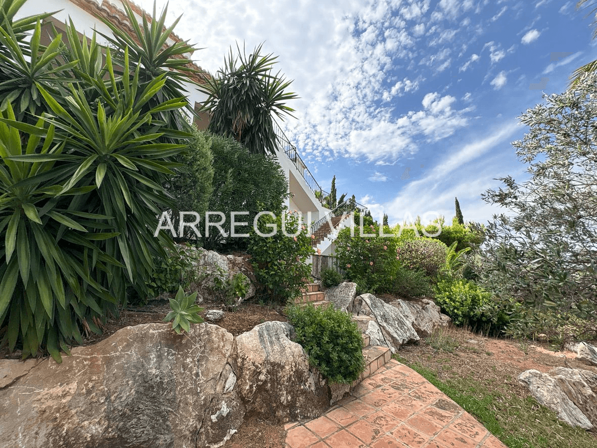 Impresionante villa con vistas en Dénia