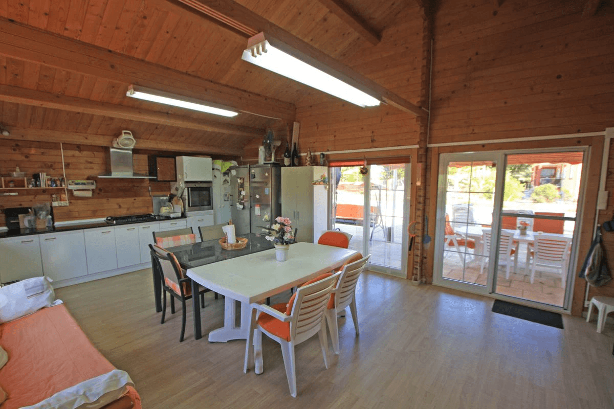 Finca-Villa de 11.310m² a 400 m de la playa