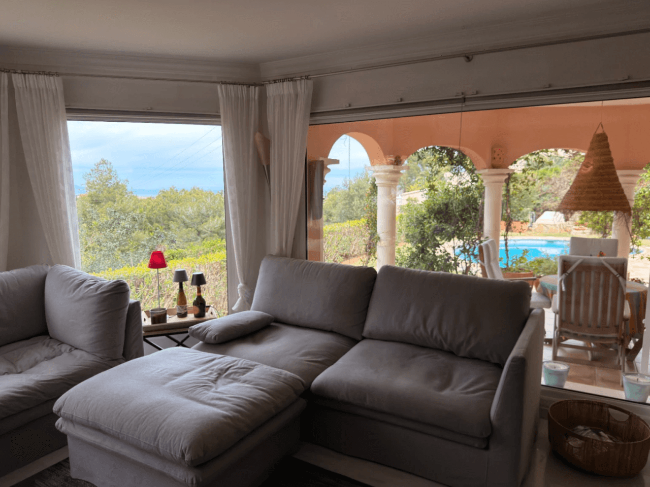 CHALET EN EL MONTGO CON VISTAS AL MAR Y A LA MONTAÑA Y PISCINA EN ZONA TRANQUILA