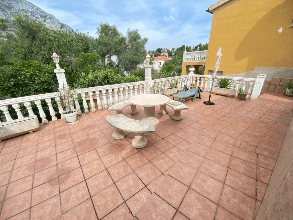 Se vende bonito chalet en el Montgo