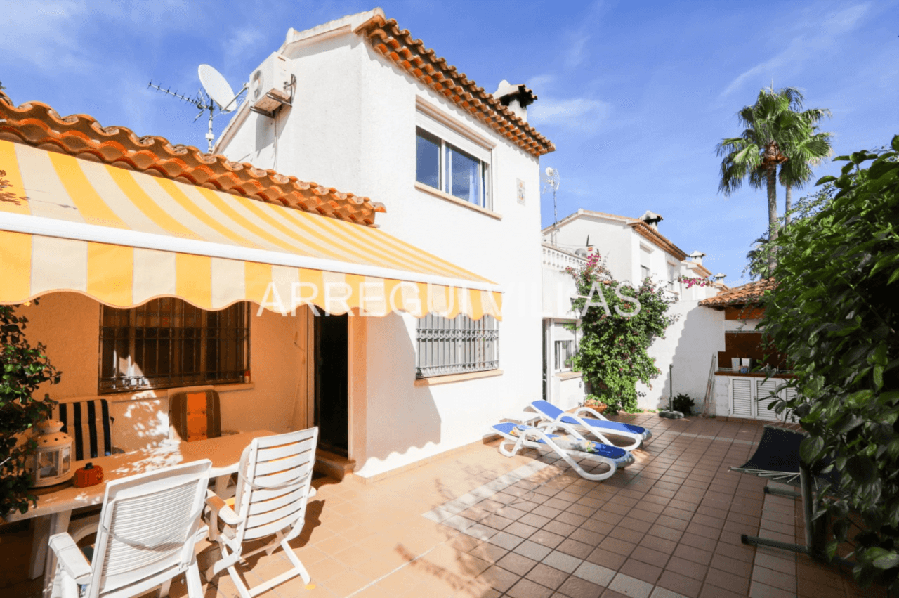 Chalet pareado en venta en Dénia - El Cortijo