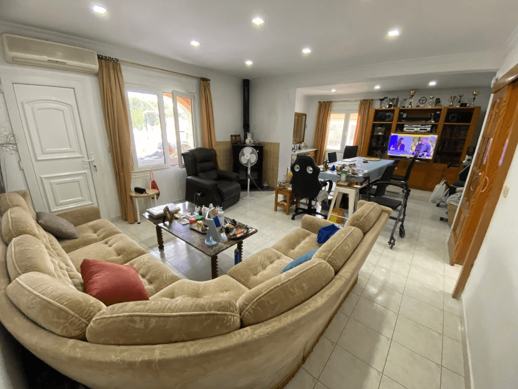 Se vende bonito chalet en el Montgo