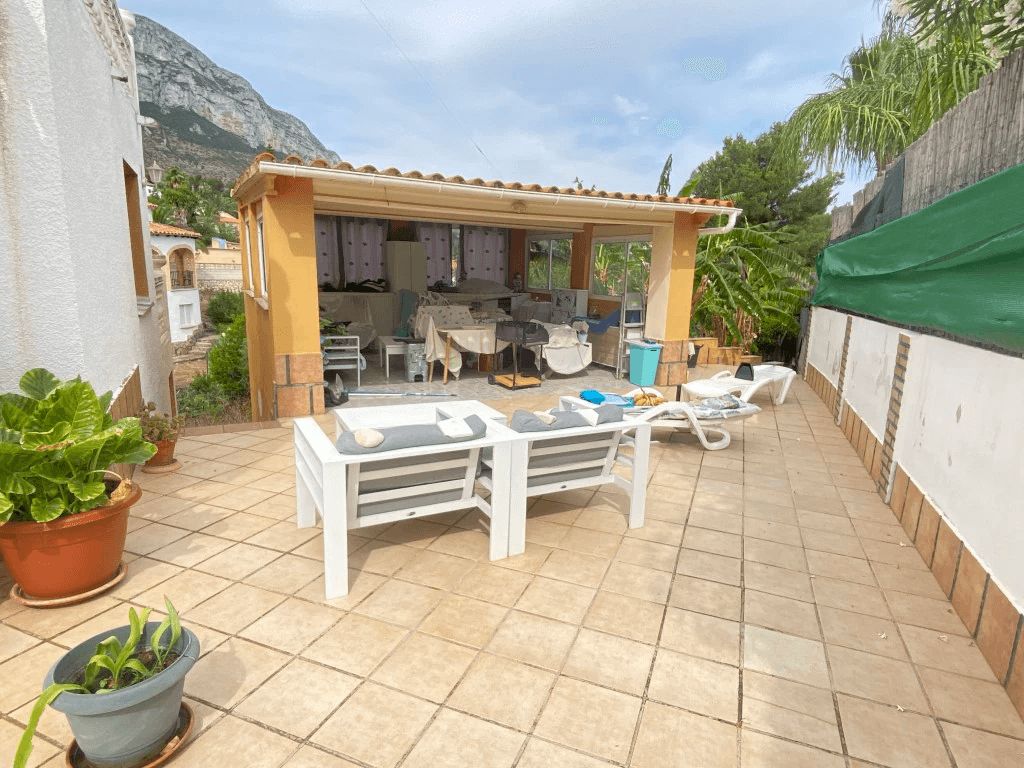 Se vende bonito chalet en el Montgo
