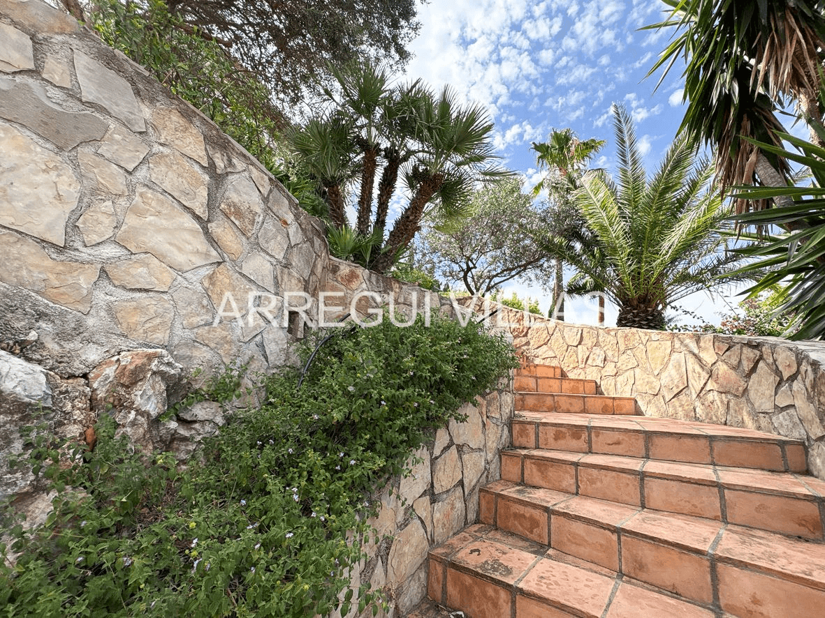 Impresionante villa con vistas en Dénia