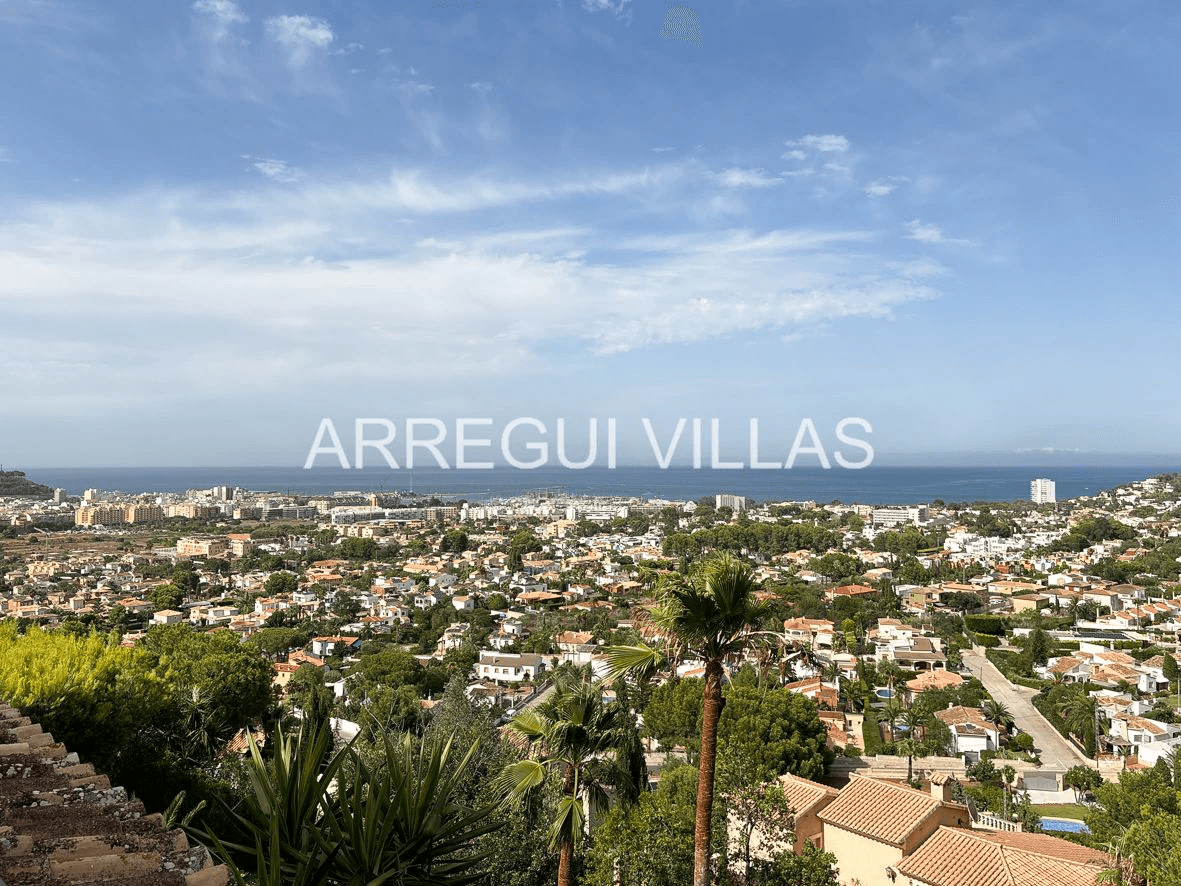 Impresionante villa con vistas en Dénia