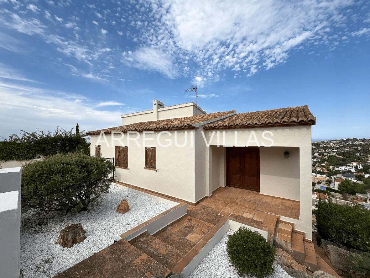 Impresionante villa con vistas en Dénia