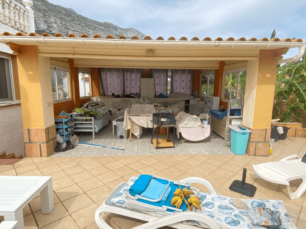 Se vende bonito chalet en el Montgo