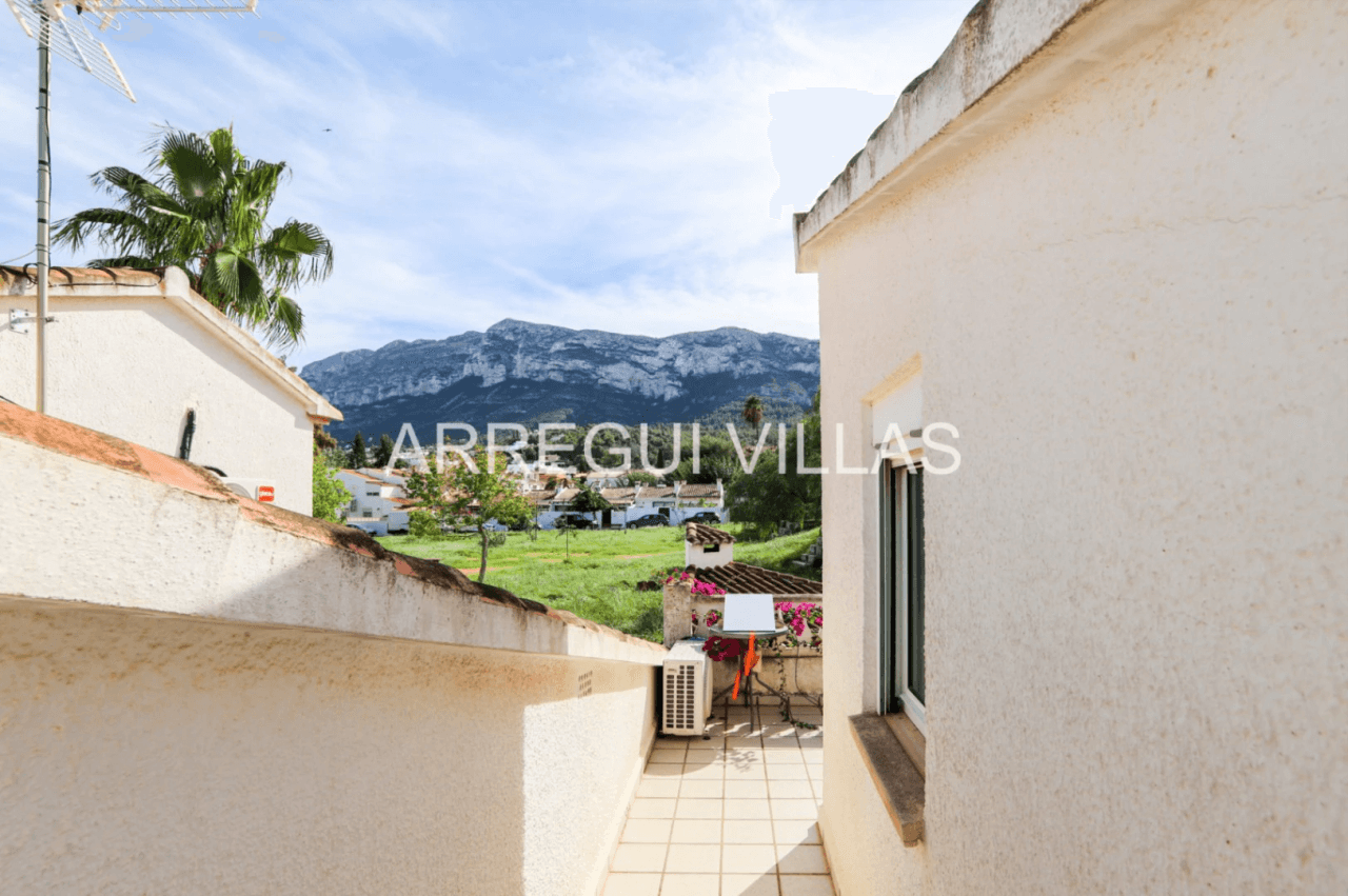 Chalet pareado en venta en Dénia - El Cortijo