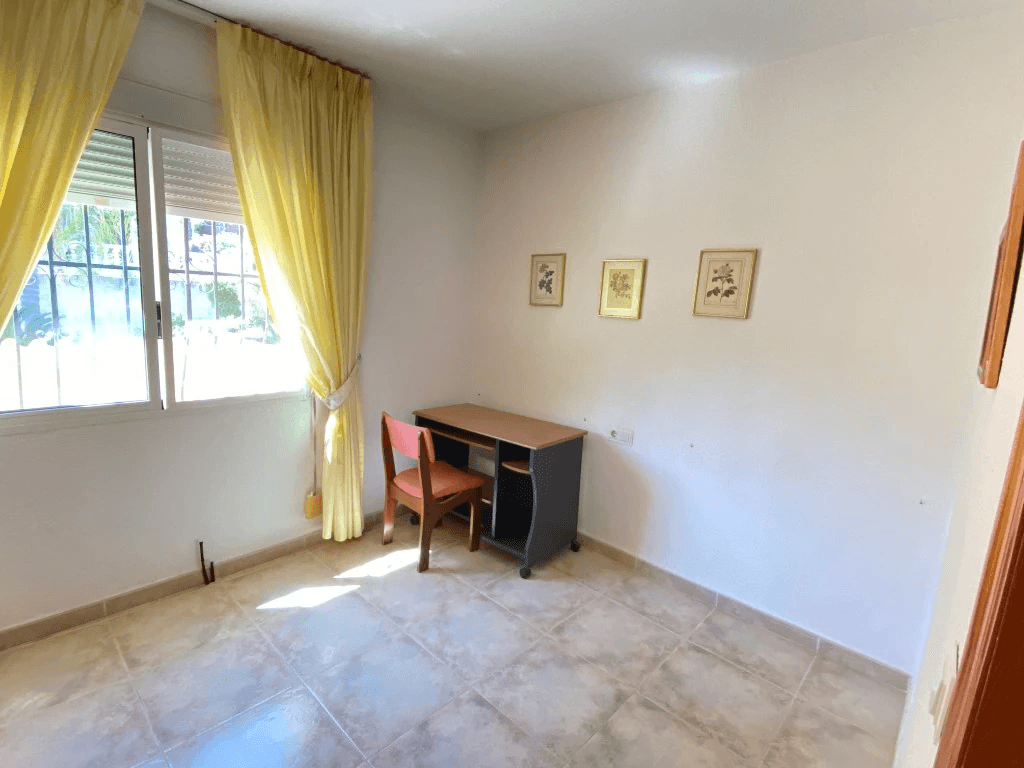 Se vende bonito chalet en el Montgo