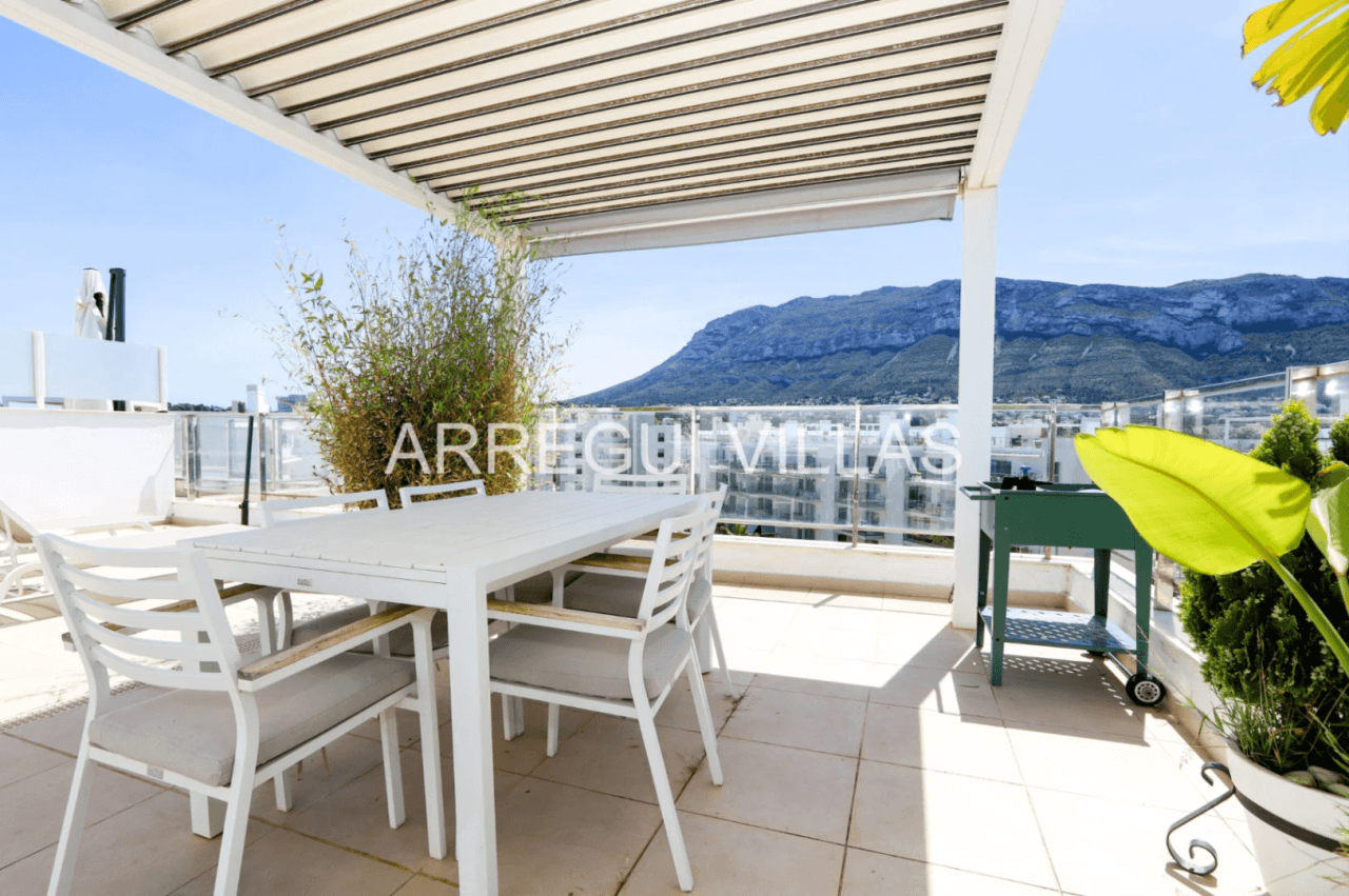 Magnífico ático con vistas al Montgó en Dénia - Club Náutico
