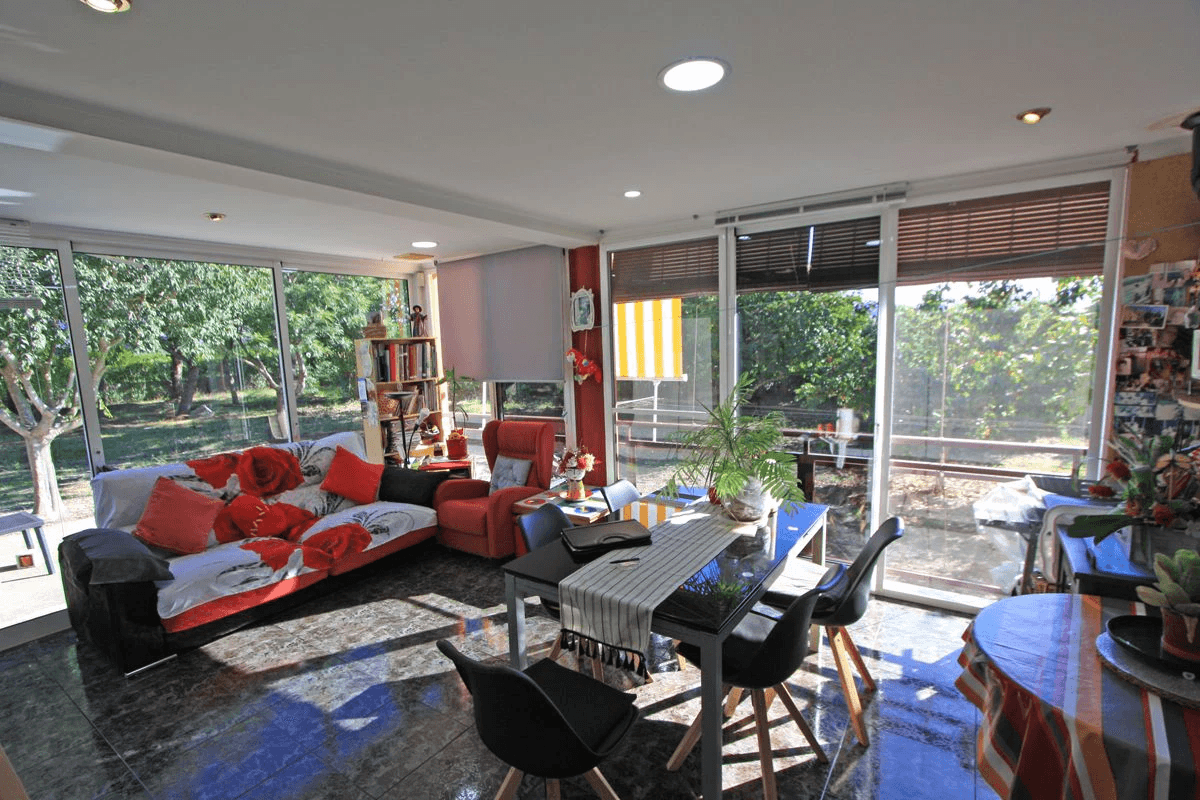 Finca-Villa de 11.310m² a 400 m de la playa