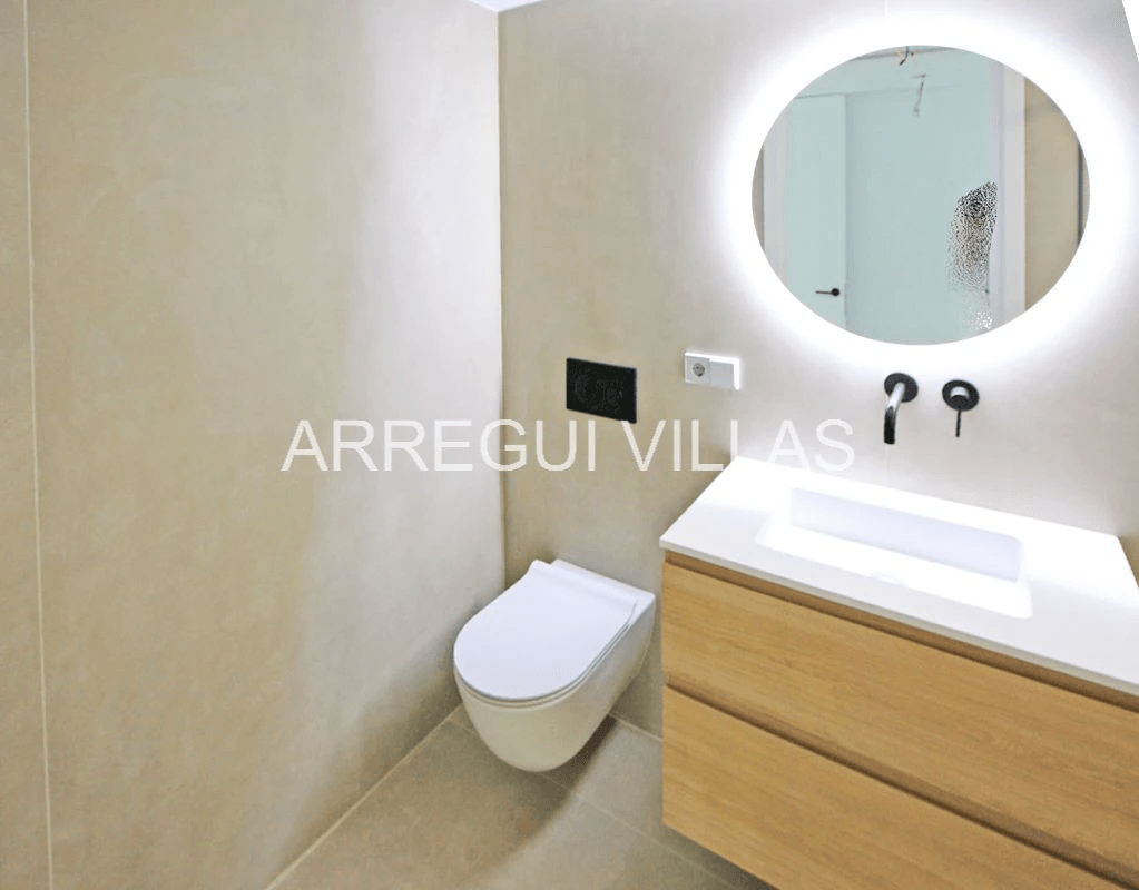 Apartamento de lujo de obra nueva en primera línea de playa – Denia