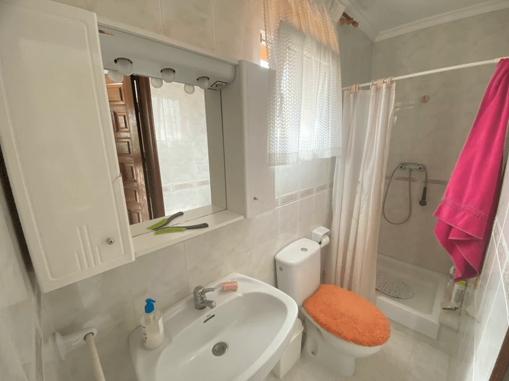 Se vende bonito chalet en el Montgo