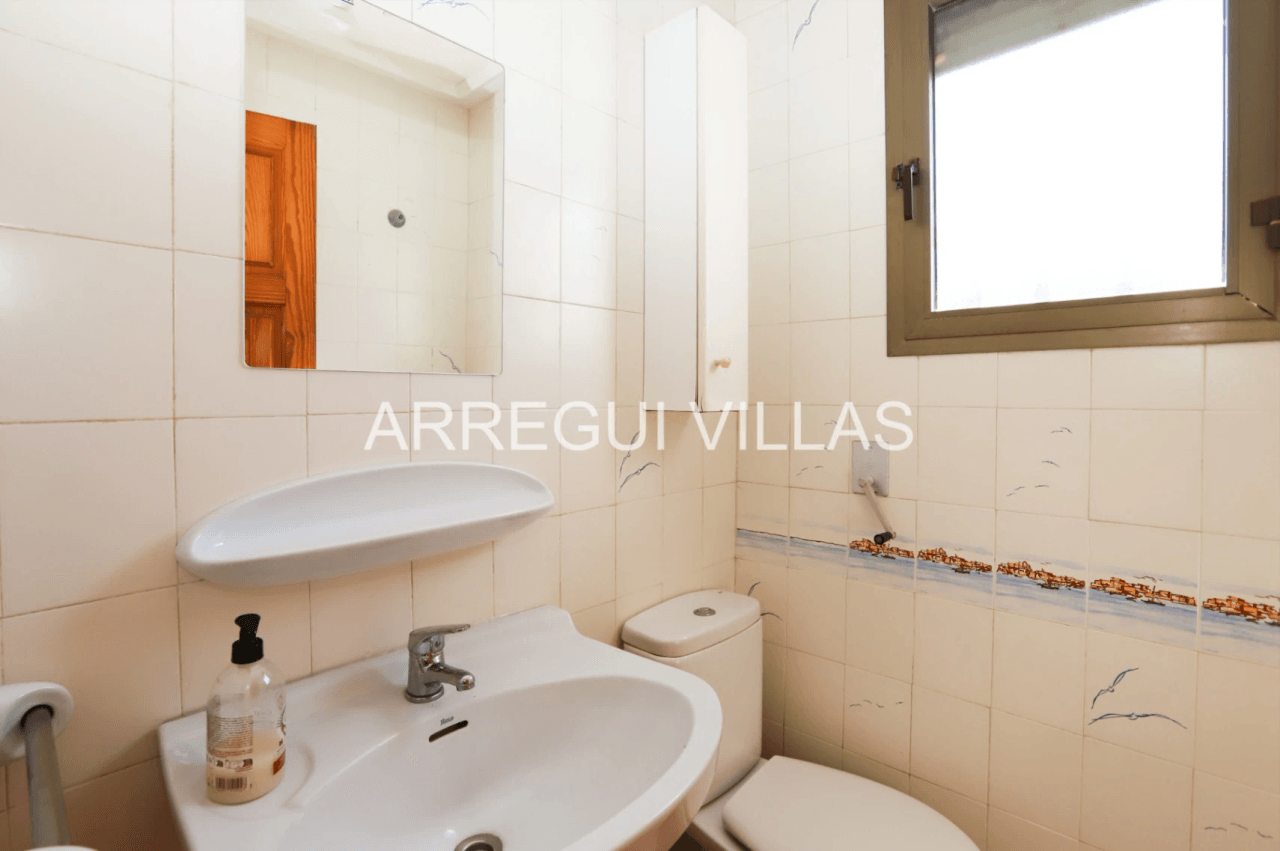 Chalet en venta en primera línea de playa - Las Marinas
