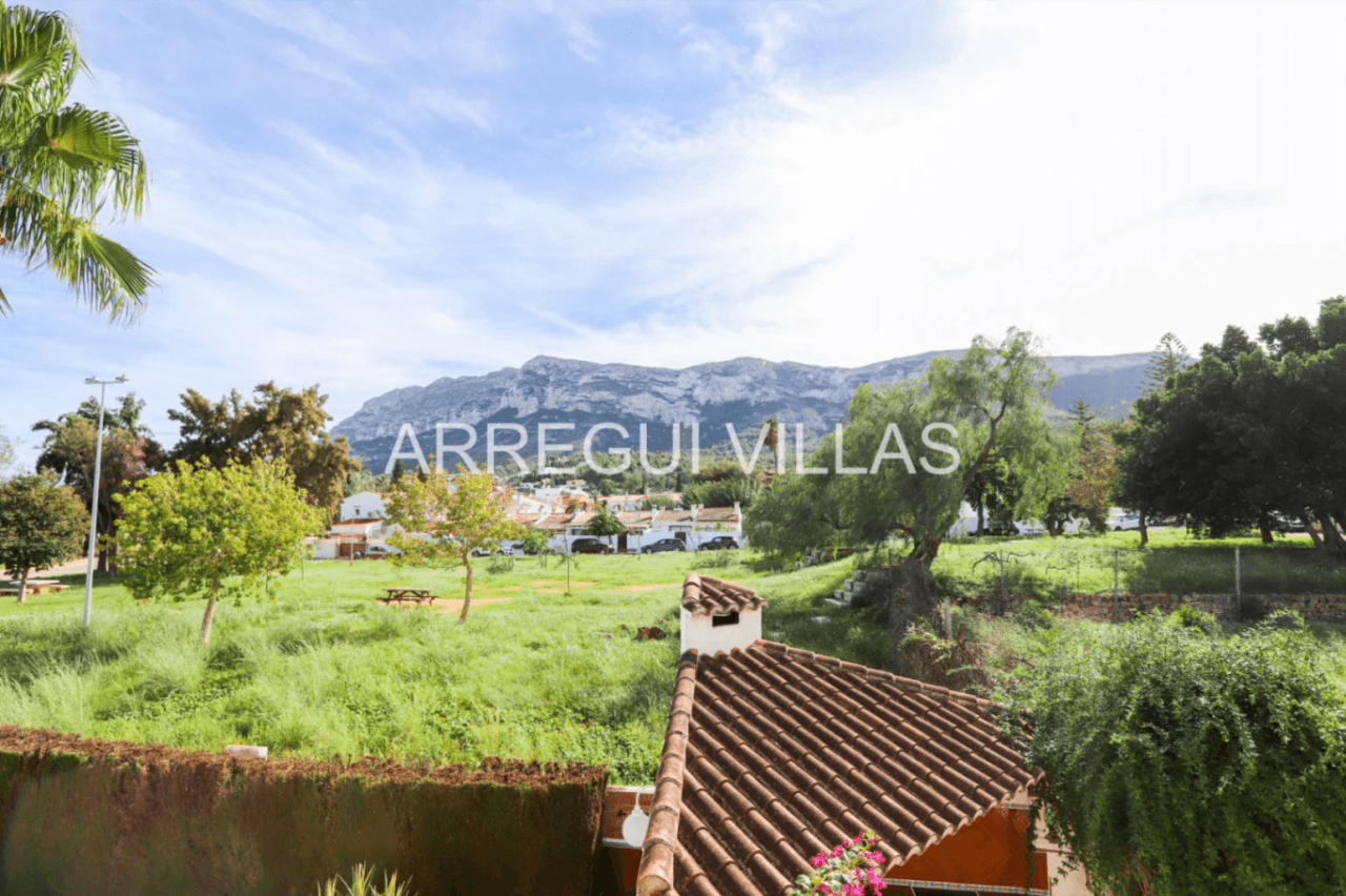 Chalet pareado en venta en Dénia - El Cortijo