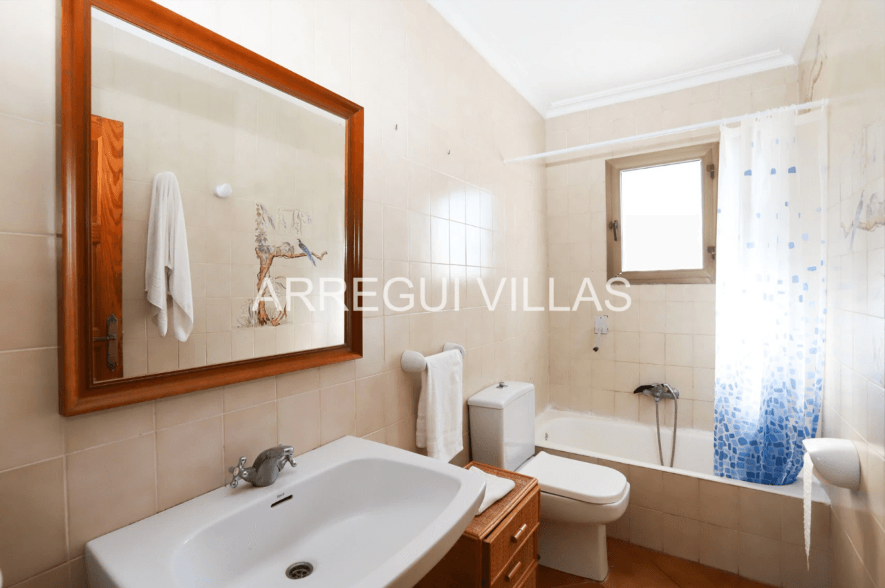 Chalet en venta en primera línea de playa - Las Marinas
