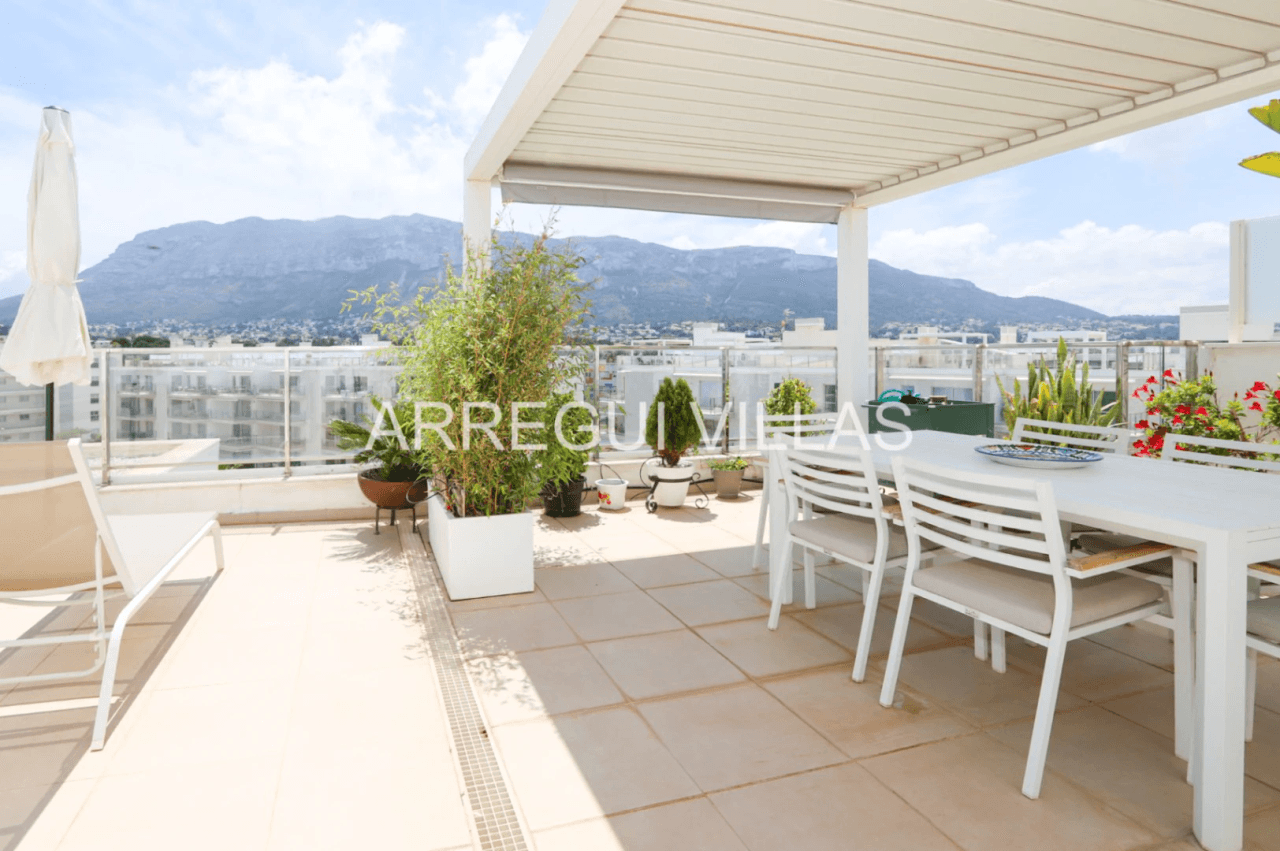 Magnífico ático con vistas al Montgó en Dénia - Club Náutico