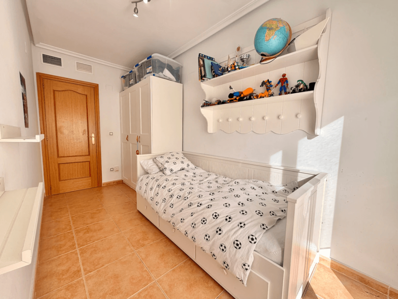 Apartamento de 3 dormitorios con piscina, garaje y trastero